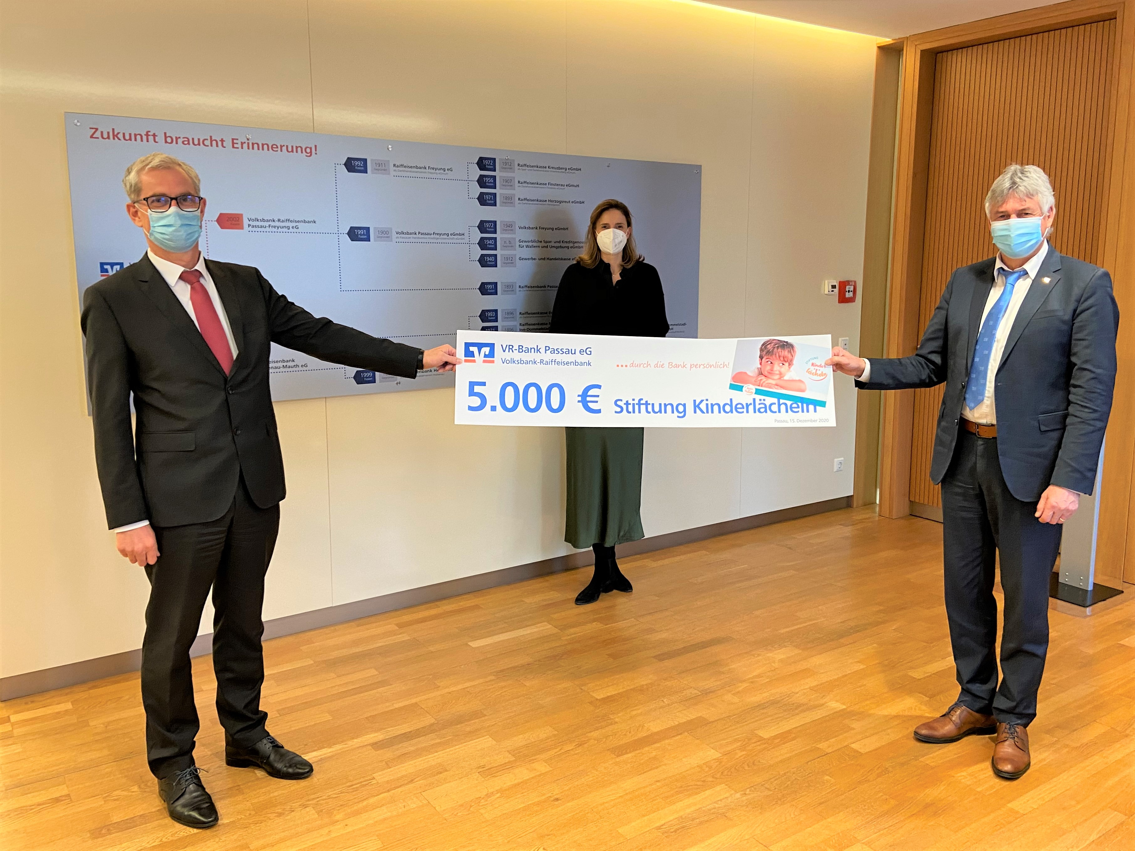 2021 01 09 VR Bank Passau spendet 5.000 Euro